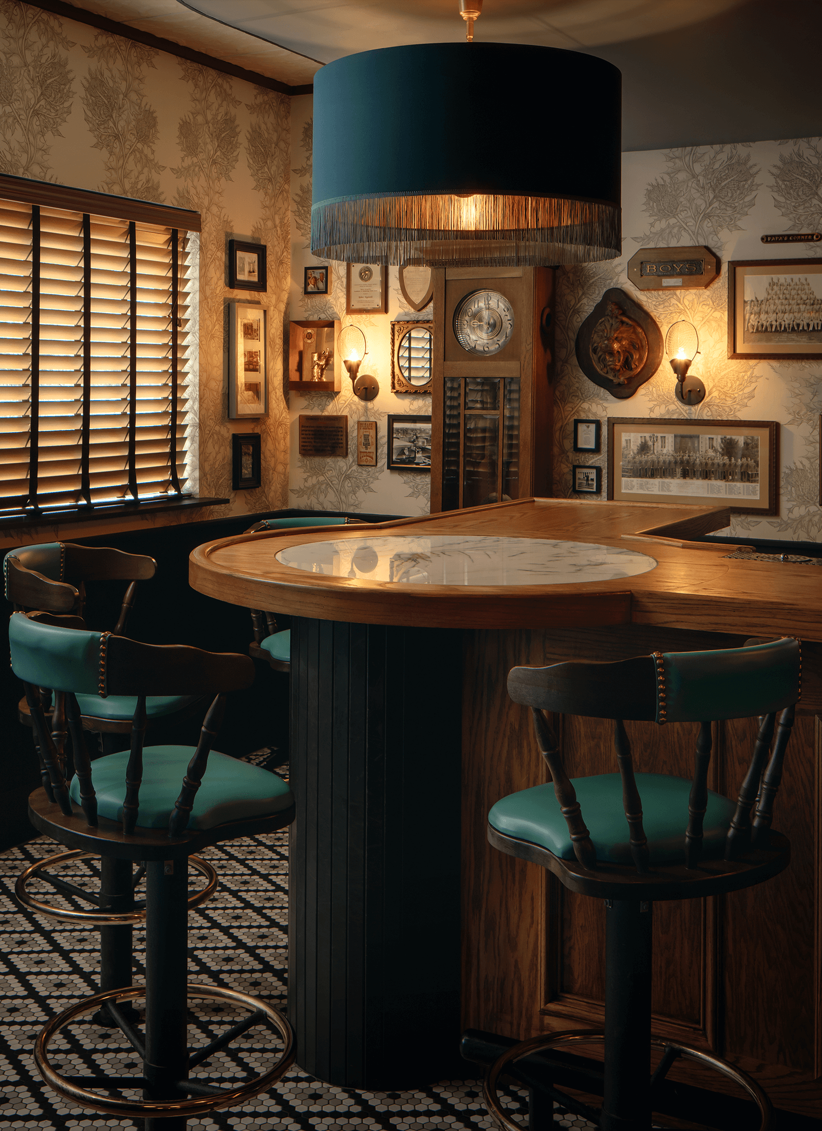 Murray’s-Tavern_Bar-1