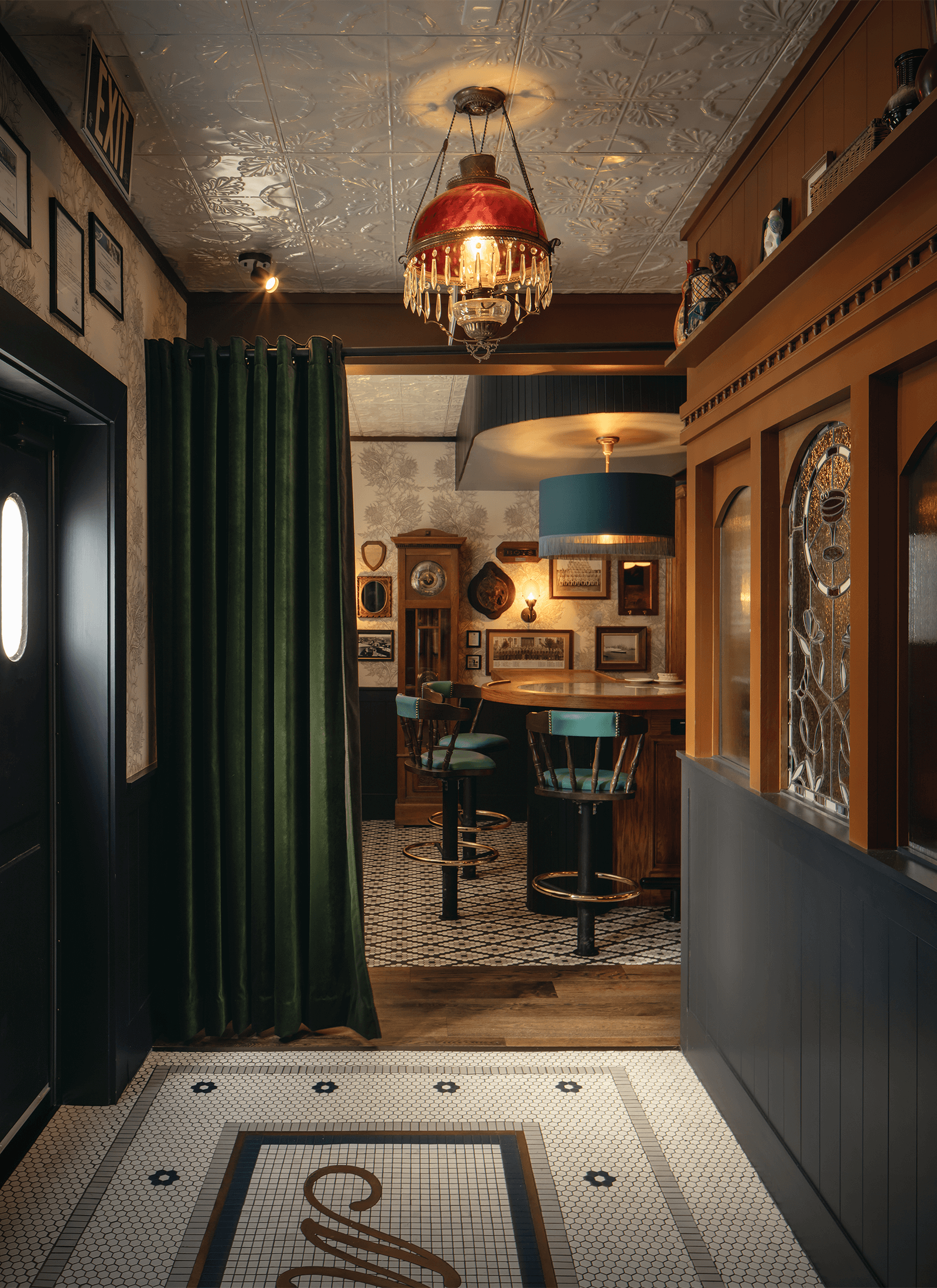 Murray’s-Tavern_Entry